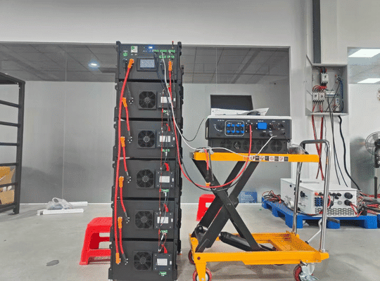 Rakour 51.2V 200Ah-HV Grade-A LiFePO4 cells with over 6000 cycle life at 90% depth of discharge delivering 16-plus years of reliable lithium iron phosphate battery performance for solar installers