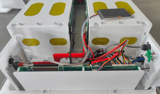 RAKOUR deep cycle lithium battery cycle life chart showing 6000 to 11000 cycles at 90% DoD for 48V LiFePO4 series