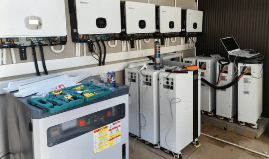 Rakour LV Series 51.2V LiFePO4 home battery storage system including rackable and wall-mounted models from 5.12kWh to 16kWh, designed for residential energy storage and off grid solar applications